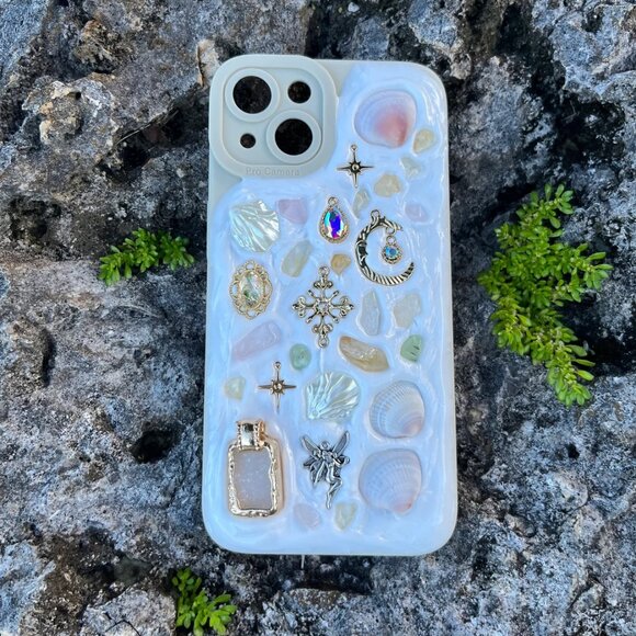 Memor Inspired Celestial Themed iPhone 12 Case - Picture 2 of 3